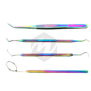 Juego de 4 Raspadores de Sarro Dental de Titanio Multicolor Arcoíris, Instrumentos Médicos para Limpieza e Higiene, con Empaque Protector - Product Image 3