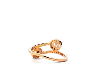 Bague de fiançailles unisexe en or rose 18 carats massif plaqué rhodium avec diamant certifié IGI taille brillant serti à griffes, romantique et raffinée - Product Image 3