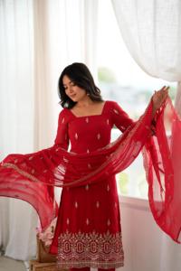 Accesorios de Vestimenta, Ropa Étnica Regional, Traje de Georgette Sintético con Cuentas y Lentejuelas, Pantalón Elástico, Dupatta Detallada (HK 86) - Product Image 4