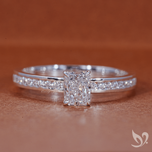 Anillo de compromiso de oro blanco de 10k refinado con banda delicada de diamantes radiantes cultivados en laboratorio de 0.5 ct, certificados por IGI. - Product Image 1
