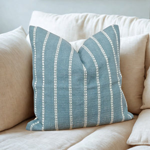 Housse de coussin décorative grise pour canapé 20x20 en coton tissé durable, douce, avec fermeture éclair et franges latérales - Product Image 3