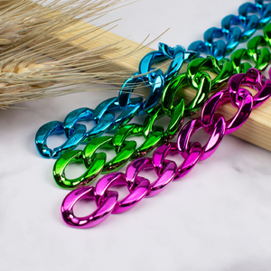 Chaîne en métal plaqué UV coloré 17*23mm, collier en acrylique doré à maillons, chaîne gourmette tendance en plastique - Product Image 1