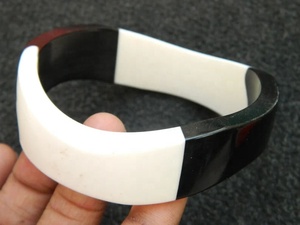 กำไลข้อมือเรซิ่นลายดอกไม้สุดหรู งานแฮนด์เมด สีสันสดใส คุณภาพพรีเมียม ดีไซน์อเนกประสงค์ งานศิลป์คุณภาพจากอาร์ติซอน สตูดิโอ ปาร์ตี้ สวอลล์ - Product Image 4