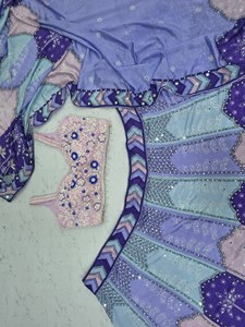 Elegante lehenga choli morado bordado con trabajo de espejo real y dupatta de malla, ropa de boda para mujeres, estilo India-Pakistán. - Product Image 4