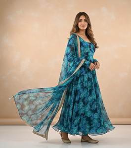Kurti évasé bleu imprimé avec bordure en dentelle et dupatta en georgette, prix fabricant, approvisionnement en gros pour les détaillants - Product Image 1