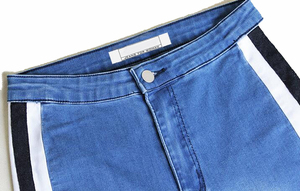 Jean en denim bleu taille haute skinny avec bande latérale contrastante, longueur intégrale, style vintage mignon, décontracté pour femme, idéal pour le printemps - Product Image 4