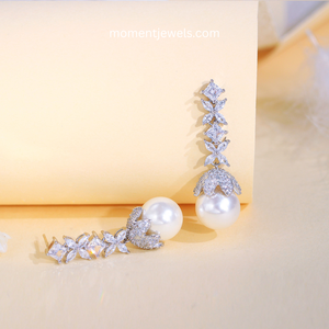 Pendientes elegantes con forma de pétalo de flor para mujer, chapados en plata, imitación de perla, corte princesa, circonita, estilo clásico, joyería de boda - Product Image 3