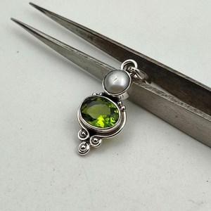 Collier en argent sterling avec pendentif péridot, pierre précieuse verte, pierre de naissance d'août, bijou élégant fait main, cadeau pour femme - Product Image 2