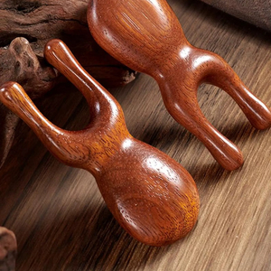 Masseur facial Gua Sha en bois rustique écologique avec artisanat en bois d'acacia massif pour la relaxation musculaire - Cadeau du Nouvel An - Product Image 1