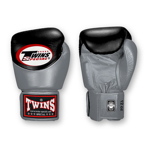 Gants de boxe Muay Thai personnalisés sur mesure avec logo professionnel, fabriqués en cuir de vachette véritable, pour le sparring. - Product Image 1