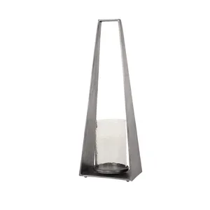 Lanterne porte-bougie artisanale en aluminium découpé de qualité supérieure, gravée et artistique, pour mariages, événements et fêtes, disponible, fabriquée par Zahid - Product Image 1