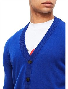 Cardigan bleu pour homme, col en V, haute qualité, manches longues, couleur unie, idéal pour les écoles et les universités, avec logos personnalisés - Product Image 4