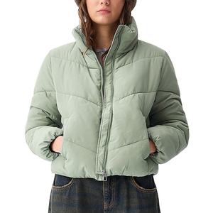 เสื้อแจ็คเก็ตพัฟเฟอร์บุใยดาวน์สำหรับผู้หญิง เนื้อผ้าระบายอากาศได้ดี เคลือบผิวเรียบเนียน กันหิมะ รุ่นสั้นแบบครอป - Product Image 1