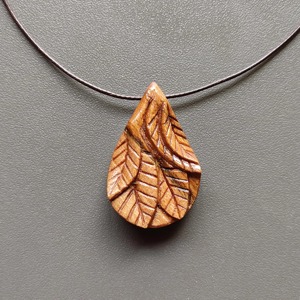 Collier en bois brun foncé, couleur chocolat, finition solide, prix usine, vente en gros - Product Image 4