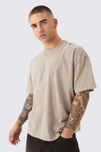 เสื้อยืดคอกลมแขนสั้นทรงหลวมโอเวอร์ไซส์สีน้ำตาลอ่อนลายจุดสีน้ำตาลอ่อนสำหรับผู้ชาย - Product Image 2