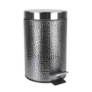 Cubo de Basura Metálico Plateado con Patrón Perforado y Recortes Florales, Contenedor de Residuos de Acero para Oficina y Baño - Product Image 3