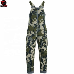 Overol de Caza para Hombre con Camuflaje Digital Pixelado, Ajustable en los Hombros, Cierre Central Completo y Cierre Doble en las Musleras - Product Image 1