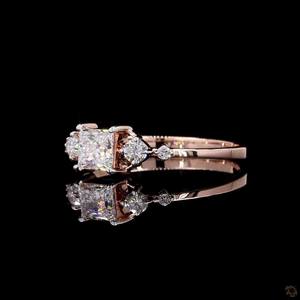 Anillo de compromiso Princess Cut Illusion en oro rosa de 14K 0.65ct Diamantes cultivados en laboratorio - Product Image 3