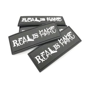 Etiqueta de silicona de transferencia de calor 3D personalizable PVC suave/Parche de goma para prendas en cualquier color/bolsas Rollo cuadrado en relieve personalizado - Product Image 5