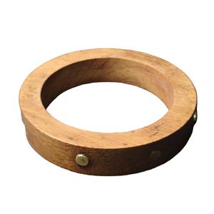 Brazalete Clásico de Madera Maciza con Remaches Pequeños de Latón Pulido - Pulsera de Madera Natural Estilo Rústico Chic - Acabado a Mano - Product Image 1