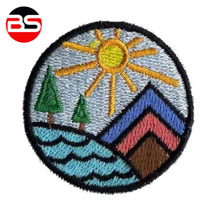Patch brodé adhésif léger en matériau durable avec bordure Merrow, qualité supérieure, vente chaude - Product Image 3
