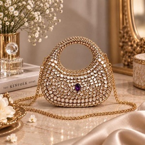 Bolsos de Metal Tipo Clutch, de Diseño, para Llevar al Hombro, Chapados en Oro, Hechos a Mano, con Forma Personalizada, Hechos en Uttar Pradesh, para Ocasiones Internacionales - Product Image 6