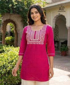 Nueva Túnica Moderna para Mujer, de Rayón, Color Rosa, con Bordado Tradicional, Estilo Informal, Corte Regular, Estilo India/Pakistán - Product Image 1