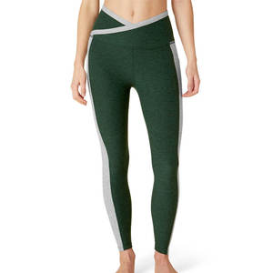 Leggings premium pour femmes avec tissu extensible pour un usage quotidien, la gym et le yoga - Product Image 1