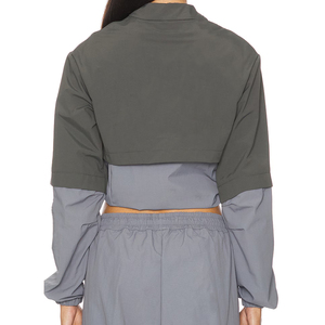 Ensemble de survêtement coupe-vent imperméable couleur unie avec logo personnalisé pour femme – Veste respirante et short tendance - Product Image 4