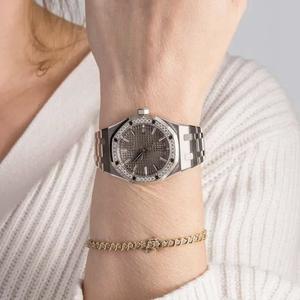 Reloj de Diamantes para Hombre Personalizable, Nuevo, con Esfera Negra, Diamantes Moissanite VVS, Fecha Automática, Bisel Redondo de Acero Inoxidable - Product Image 3