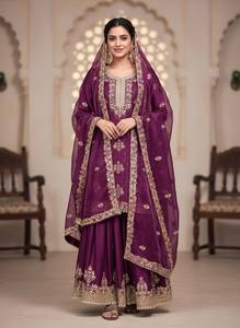 Ensemble Salwar Kameez en soie brodée violette traditionnel indien pakistanais pour femmes, coupe régulière, longueur au sol, tenue de mariage - Product Image 3