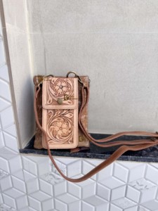 Nuevo Diseño, Bolso Bandolera de Cuero Vacuno Repujado a Mano, Bolso Pequeño con Solapa para Teléfono, Correa para el Hombro, Bolso Bandolera Pequeño Vintage para Mujer - Product Image 5