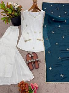 Ensemble de costume Sharara Palazzo en soie avec dupatta brodée, Salwar Kameez pour femmes, tenue de fête et de mariage - Product Image 4