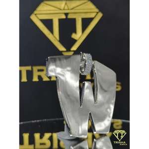 Colgante con la letra inicial "W" con diamantes cultivados en laboratorio VVS en plata de ley 925, joyería hip hop de Trisha Jewels - Product Image 5