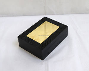 Caja de almacenamiento con incrustaciones de latón de madera hecha a mano de lujo personalizada forma rectangular al por mayor para almacenamiento y decoración de joyas - Product Image 1
