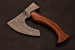 Hacha de Acero de Damasco Forjada a Mano con Mango de Madera de Palisandro para Partir Leña, Acampar al Aire Libre, Caza, Supervivencia, Herramienta OEM Personalizada - Product Image 4