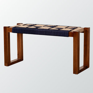 Banc d'appoint Preston DreamCraft Vietnam Bleu marine Marron naturel Style bohème moderne Tressé en jonc de mer Bois d'acacia pour salon - Product Image 1