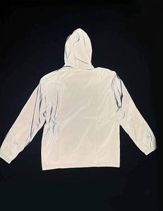 Chaqueta con capucha reflectante plateada para hombre, ropa exterior de seguridad, ligera, con cierre, cortavientos para montar de noche, chaqueta cálida. - Product Image 1