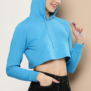 เสื้อฮู้ดครอปท็อปสไตล์บูติกสำหรับผู้หญิง สีสันตามสั่ง สำหรับฤดูหนาว มีฮู้ดและโลโก้ด้านหน้า ส่งตรงจากเมืองเซียลคอต - Product Image 5