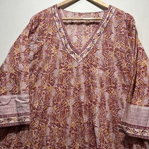 เดรสผ้าฝ้ายออร์แกนิคสีส้มสำหรับผู้หญิง ดีไซน์หรูหรา คอวี แขนยาวทรงบาน เอวเข้ารูป สไตล์ชาติพันธุ์ - Product Image 2