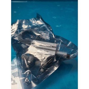 MKB16-10RZ SMC ใช้เป็นชิ้นส่วนอุปกรณ์เซมิคอนดักเตอร์รุ่นเก่า - Product Image 1
