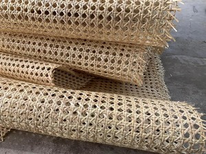 Malla de ratán natural de color marrón, tejido abierto, producida con tiras de ratán para reparación de asientos, paneles de muebles y decoración, Vietnam. - Product Image 2