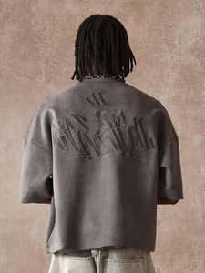 เสื้อยืดสตรีทแวร์คอกลมแขนสั้นสีดำทรงปกติสำหรับผู้ชาย งานฝีมือคุณภาพ ผ้าฝ้าย 100% ระบายอากาศได้ดี เป็นมิตรกับสิ่งแวดล้อม - Product Image 5