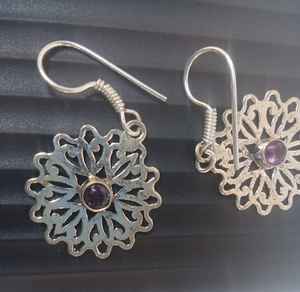 Pendientes de plata de ley hechos a mano con amatista floral vintage, joyería étnica de moda para mujer, pendientes colgantes para mujer. - Product Image 1