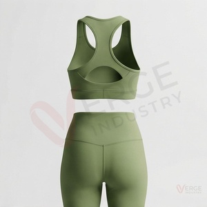 Ensemble de yoga 2 pièces pour femme, soutien-gorge de sport court vert sauge à col rond et dos nageur, et leggings taille haute, gaufré uni - Product Image 2