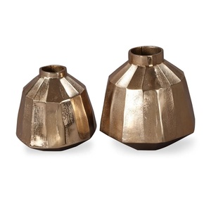 Décoration d'intérieur Vase en métal de luxe en aluminium doré Fait à la main Jardin Vase à fleurs unique pour le sol pour la décoration de mariage aux prix les plus bas - Product Image 4