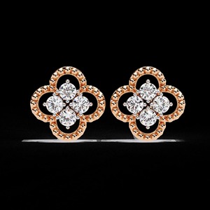 Boucles d'oreilles scintillantes en moissanite trèfle à quatre feuilles, bijoux clous d'oreilles trèfle porte-bonheur, élégantes boucles d'oreilles botaniques en argent, cadeau mignon pour femme - Product Image 2