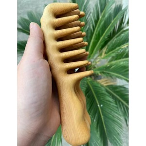 Peine de madera de bambú para masaje capilar, ecológico, de bambú natural, de dientes anchos, desenredante, hecho a mano, sin electricidad estática, de madera natural - Product Image 3