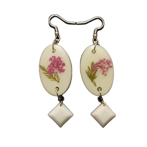 Best Selling Womens Jewellery Trendy Design Earrings Made With <b>Resin</b> for Daily Use with Custom Service Available - Product Image 1