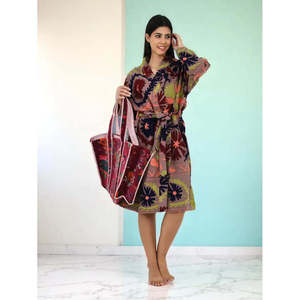 Chaqueta tipo túnica de algodón para mujer, estilo bohemio gitano, con frente abierto, bordado a mano Suzani, para ropa de resort. - Product Image 1